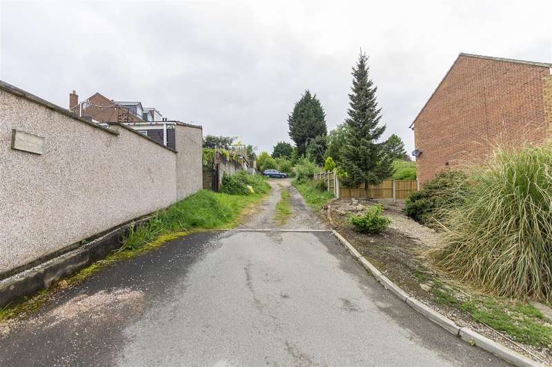 Property for Sale in Wessex Close, Brimington, Chesterfield, S43