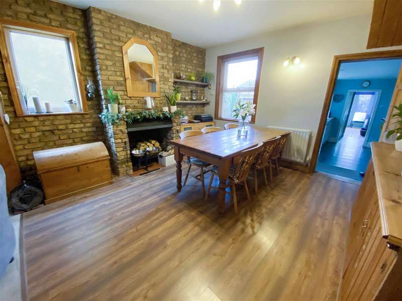 Property for Sale in Edgar Road, Yiewsley, West Drayton, Ub7