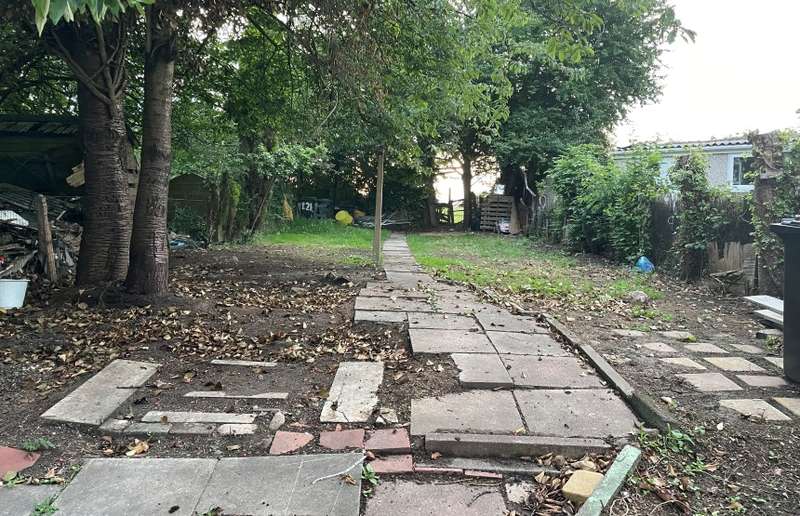 Property for Sale in Kitwood Avenue, Dordon, Tamworth, Staffordshire