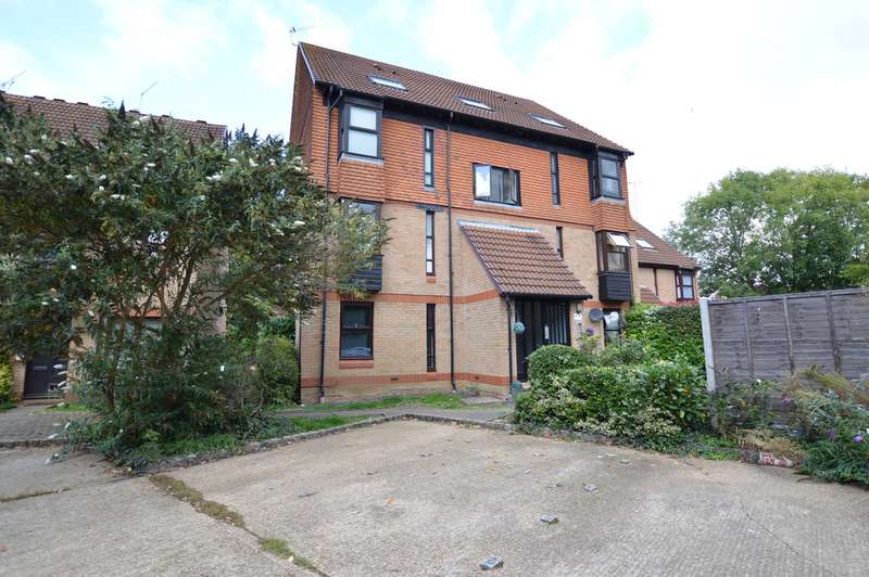 Property to rent in Woking, Gu21