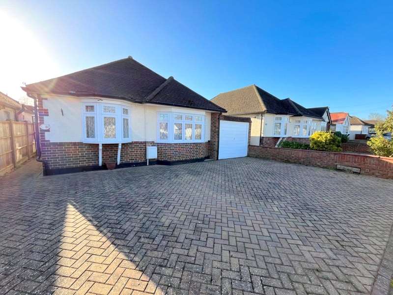 Properties for Sale in Shepperton, Upper Halliford Shepperton Middlesex