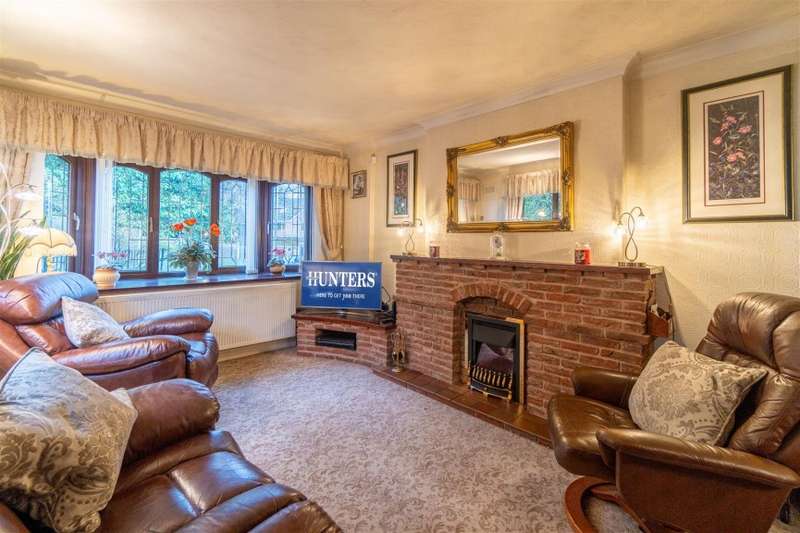 Property for Sale in Brades Close, Halesowen, B63