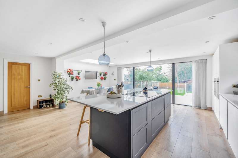 Property for Sale in Forest Close, Pyrford, Surrey, Gu22