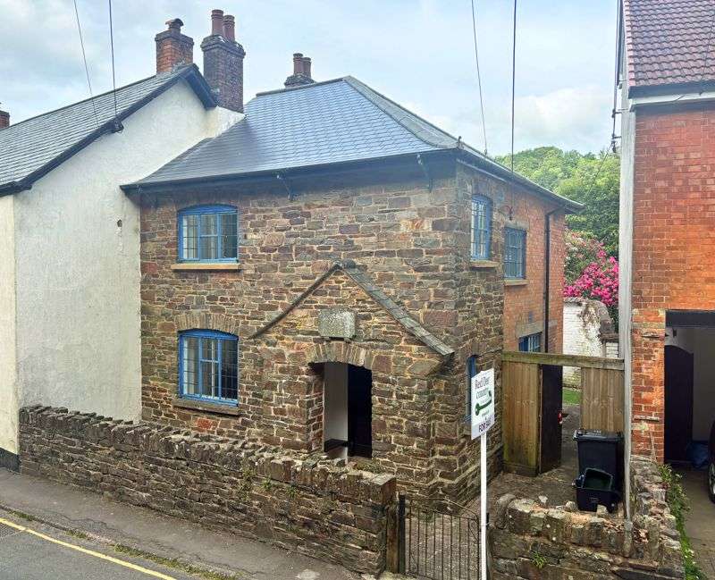 2 Bedrooms Property for sale in Lady Street, Dulverton, TA22