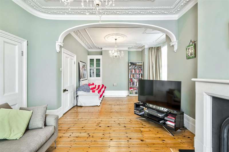 3 Bedrooms End Of Terrace House for sale in Essex Road, Manor, E12