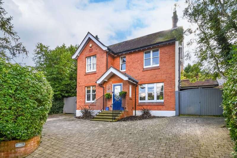4 Bedrooms Detached House for sale in Cookham Dean Bottom, Cookham Dean, SL6