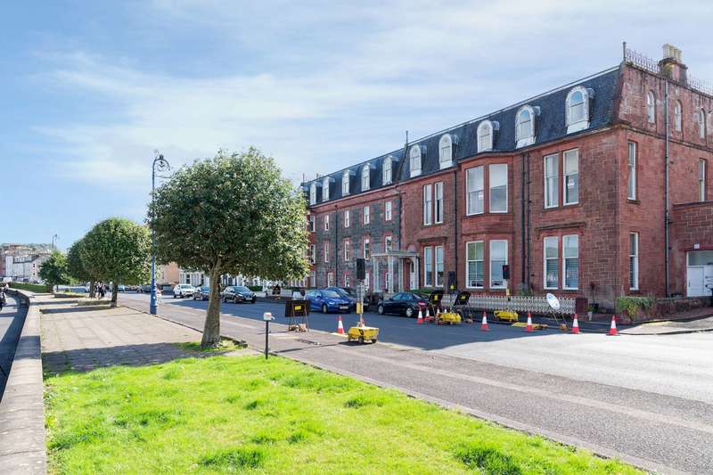 2 Bedrooms Flat
