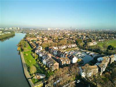 6 Bedrooms Town House for sale in Chiswick Quay Marina, London, W4