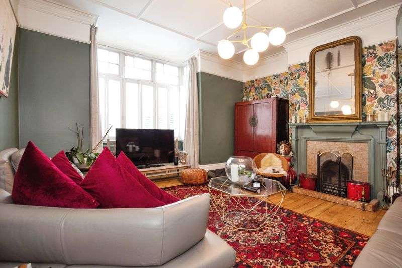 6 Bedrooms Property for sale in Oxford Road South, London, W4