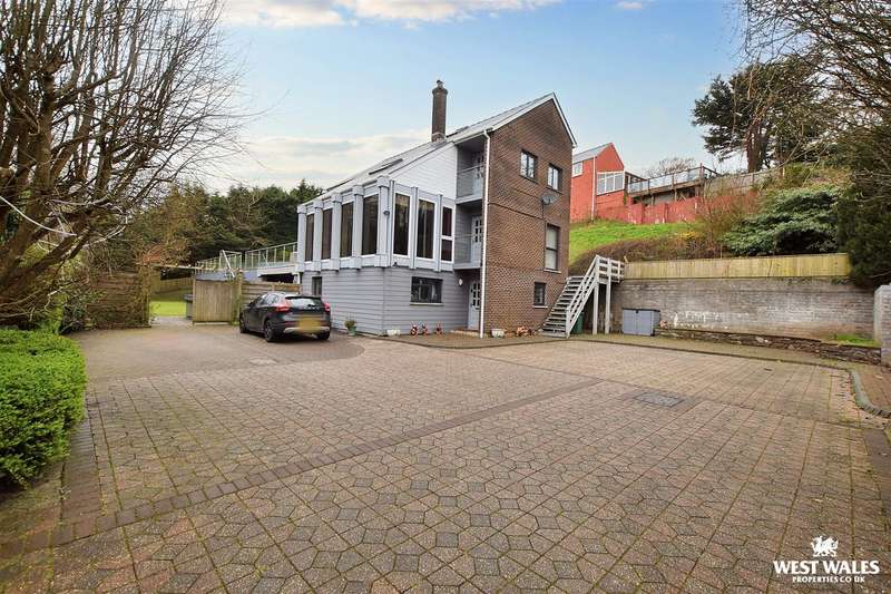 6 Bedrooms Detached House for sale in Spring Gardens, Haverfordwest, SA61