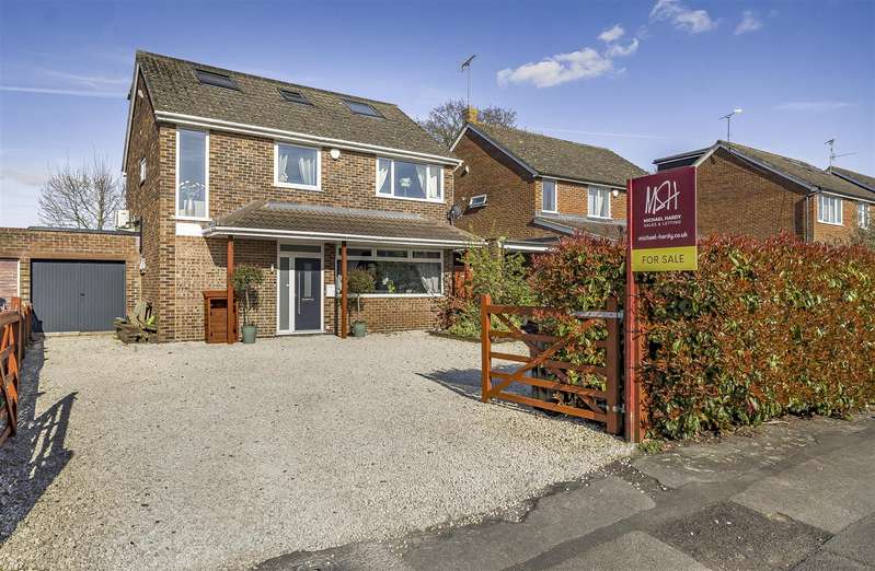 5 Bedrooms Detached House for sale in Chatsworth Avenue, Winnersh, Berkshire, RG41
