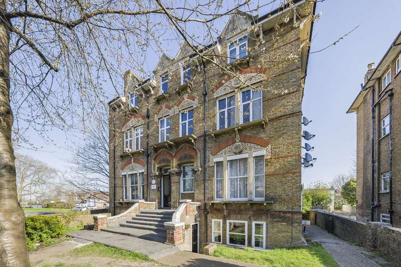 2 Bedrooms Flat for rent in Osborne Road , Windsor, SL4