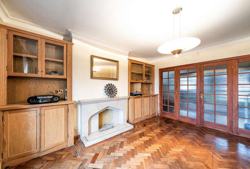 3 Bedrooms House for sale in Greenhill Way, Wembley, Middlesex, HA9