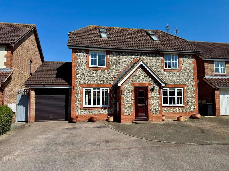 5 Bedrooms Detached House for sale in Harvest Way, Heybridge, Maldon, CM9