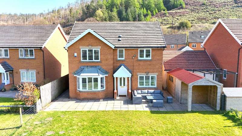 4 Bedrooms Detached House for sale in Larch Lane, Tredegar, NP22