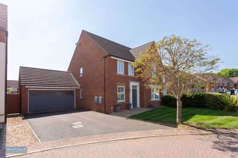 4 Bedrooms Property