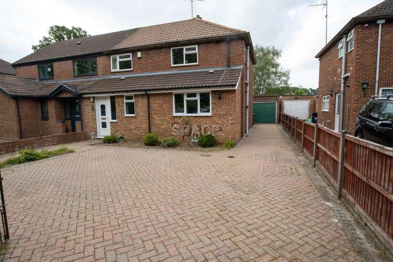 3 Bedrooms Semi Detached House for rent in Beechwood Ave, Reading, RG5