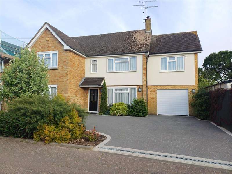 4 Bedrooms Detached House