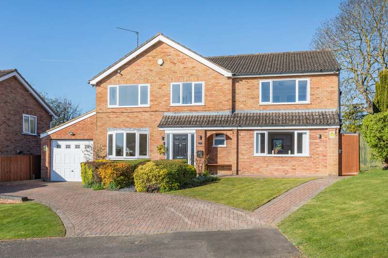 4 Bedrooms Detached House for sale in Glenfield Drive, Great Doddington, Wellingborough, NN29