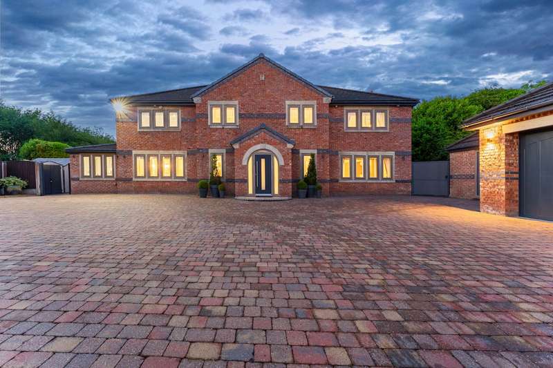 5 Bedrooms Property for sale in Westleigh Lane, Leigh, WN7