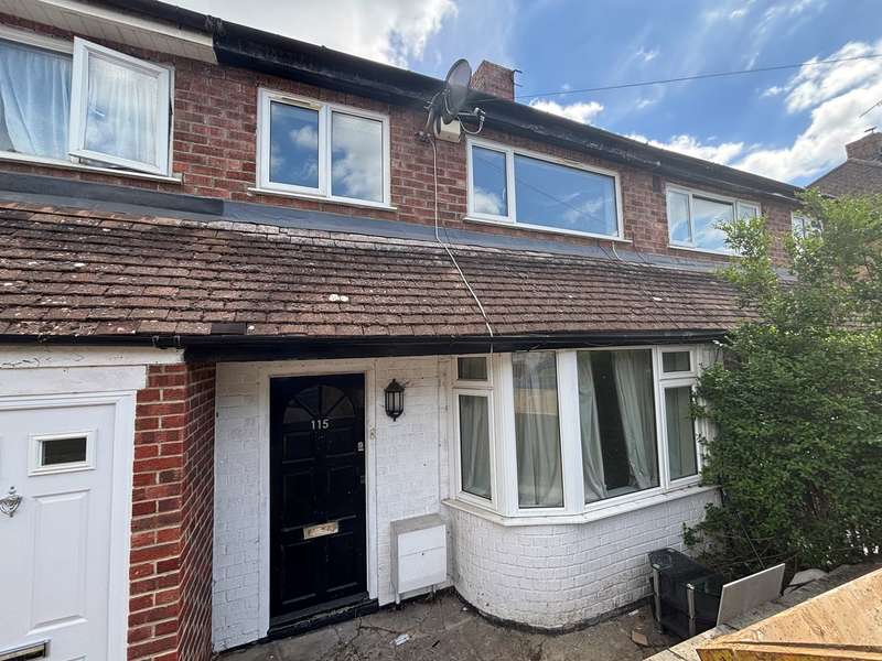 3 Bedrooms Terraced House for rent in Thirlmere Avenue, Tilehurst, Reading, RG30