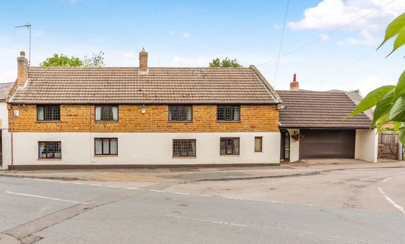 5 Bedrooms Cottage House for sale in Pilgrims Lane Bugbrooke, Northamptonshire, NN7