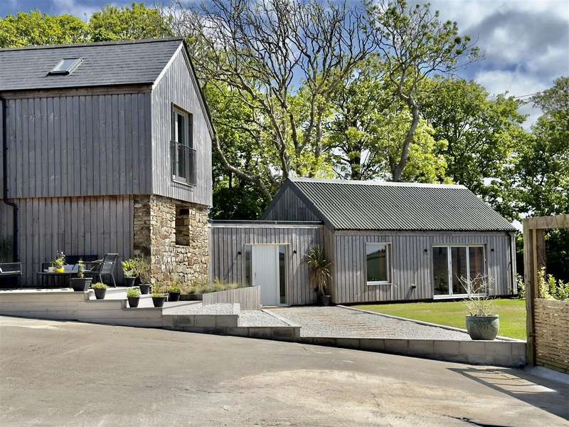 5 Bedrooms Property for sale in Trerice Holdings, Trerice, Newquay, TR8