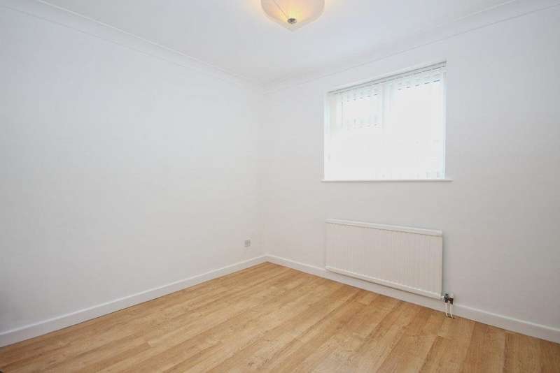 Property for Sale in Queens Drive, Cottingham, Hu16