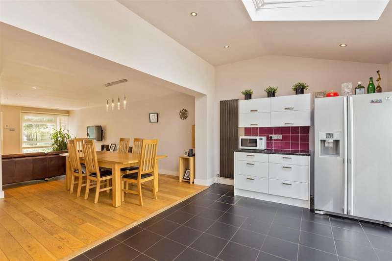 Property for Sale in Gresford Close, St Albans, Al4