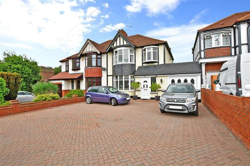 Properties for Sale in Hornchurch, Patricia Drive Hornchurch Essex