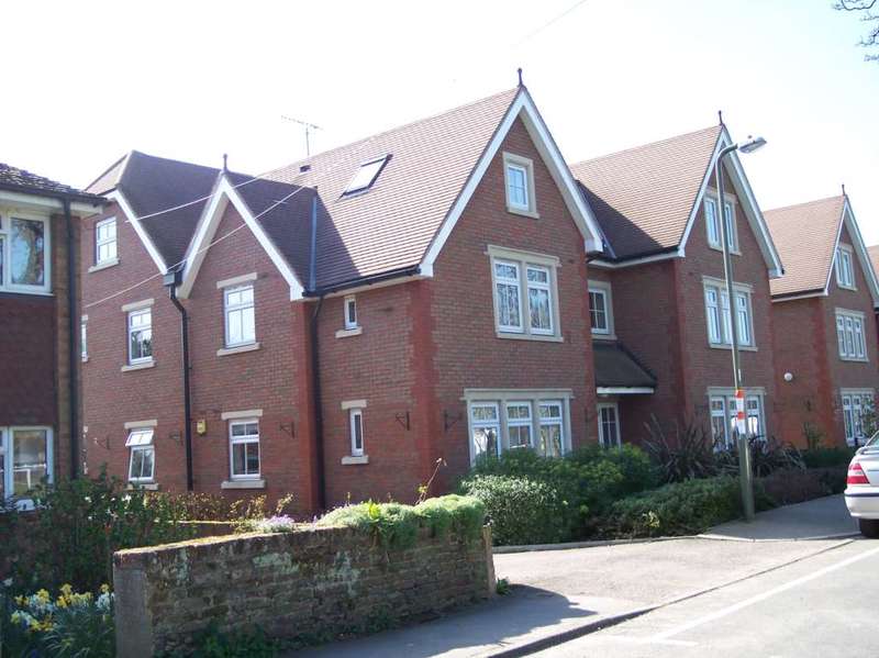 Property to rent in Chertsey, Kt16