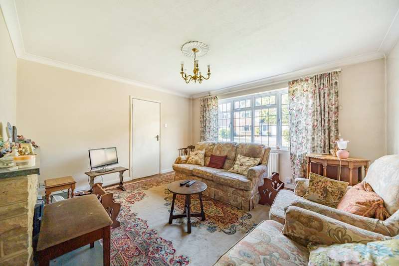 Property for Sale in Lovelace Drive, Pyrford, Surrey, Gu22