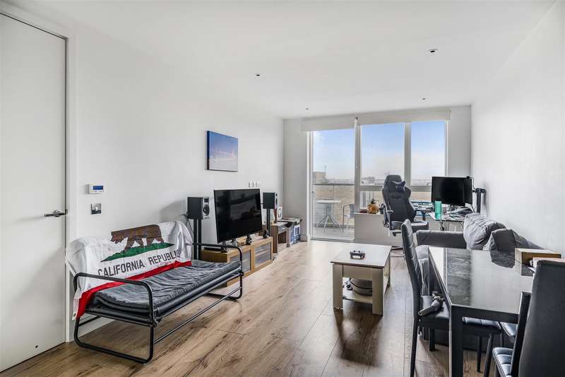 Property for Sale in Compass Court, Smithfield Square, Hornsey, N8