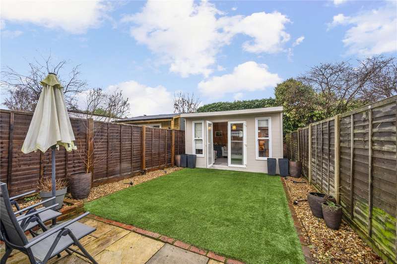Property for Sale in Sunbury Lane, Waltononthames, Surrey, Kt12