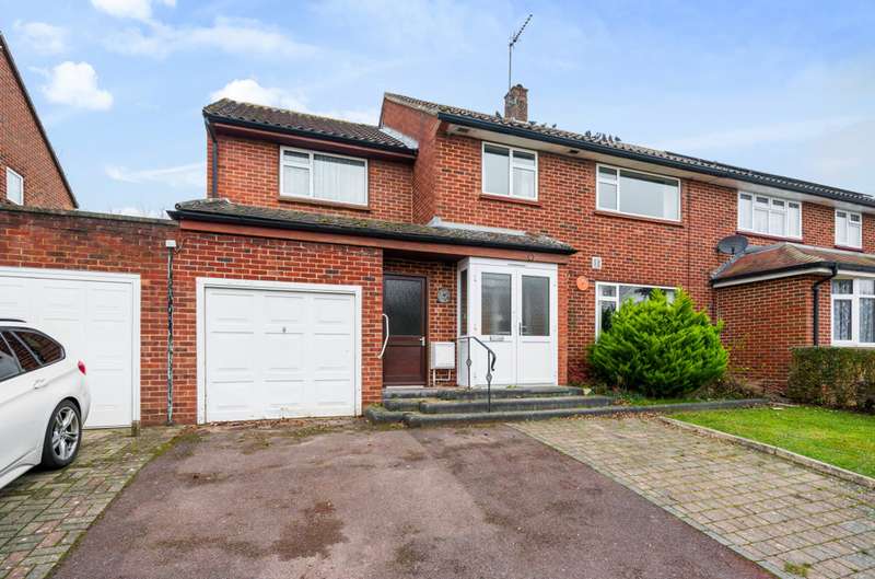 Properties for Sale in Bracknell, Meadow Way Bracknell Berkshire