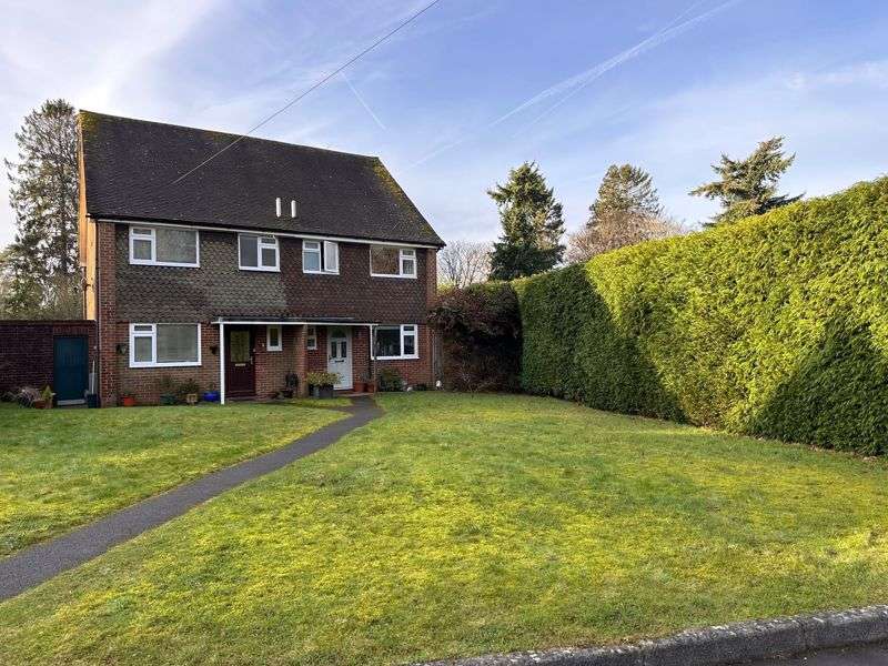 Properties for Sale in Hindhead, Hindhead Surrey