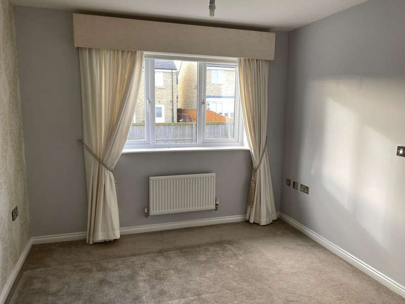 Property for Sale in Farriers Way, Huddersfield, Hd3
