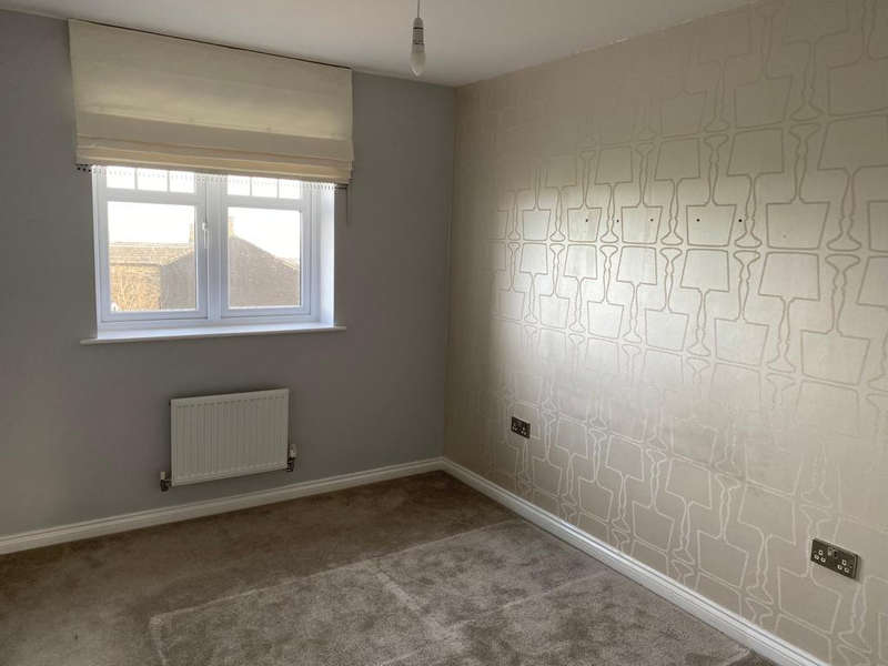 Property for Sale in Farriers Way, Huddersfield, Hd3