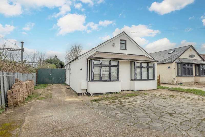 3 Bedrooms Bungalow for sale in Lawrence Way, Burnham, SL1