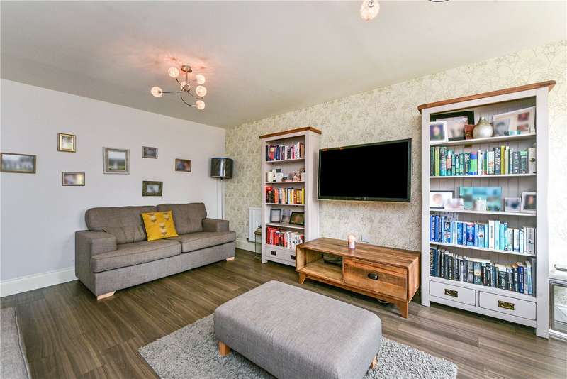 Property for Sale in Reeves Drive, Petersfield, Hampshire, Gu31