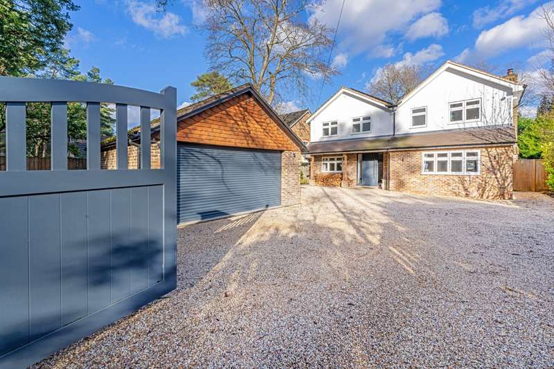 Property for Sale in Lower Wokingham Road, Crowthone, Berkshre, Rg45