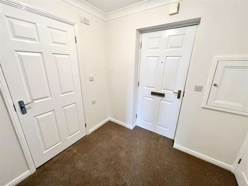 Property for Sale in Haslucks Green Road, Shirley, Solihull, B90