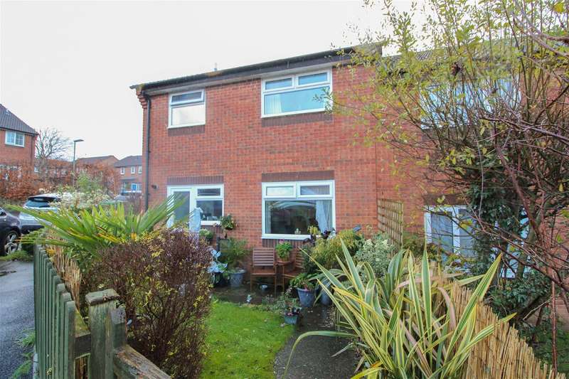 Property to rent in Chestnut Drive, Kingsteignton, Tq12