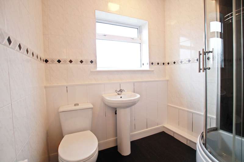 Property to rent in Crescent, Kearsley, Bl4