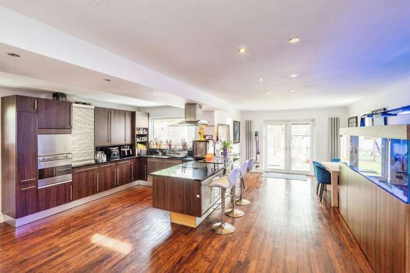 Property for Sale in Mesne Lea Road, Worsley, M28