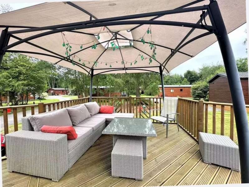 Property for Sale in York Road, Escrick, Yo19