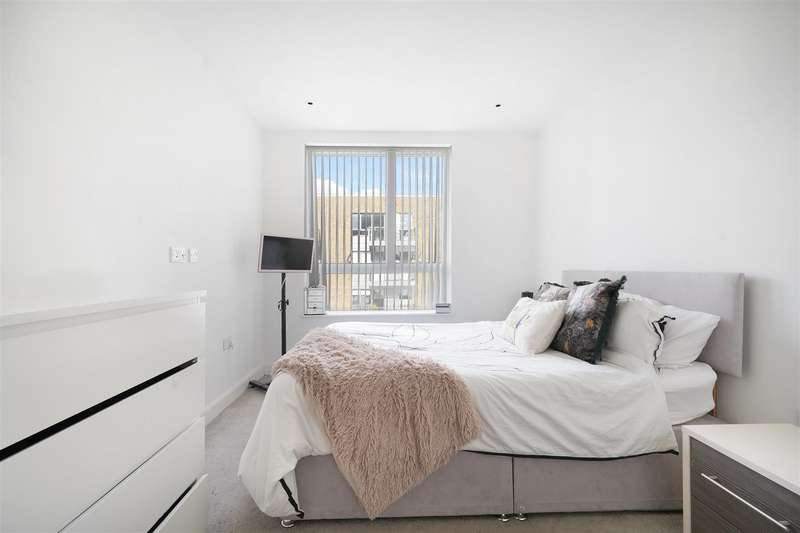Property to rent in Compass Court, Smithfield Square, Hornsey, N8
