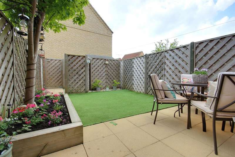 Property for Sale in Hamlet Drive, Kingswood, Hu7