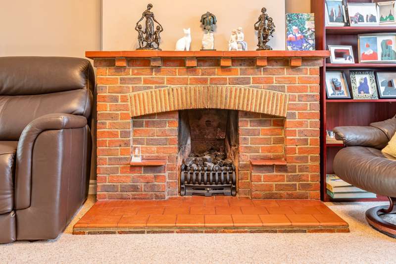 Property for Sale in Lovelace Drive, Pyrford, Surrey, Gu22