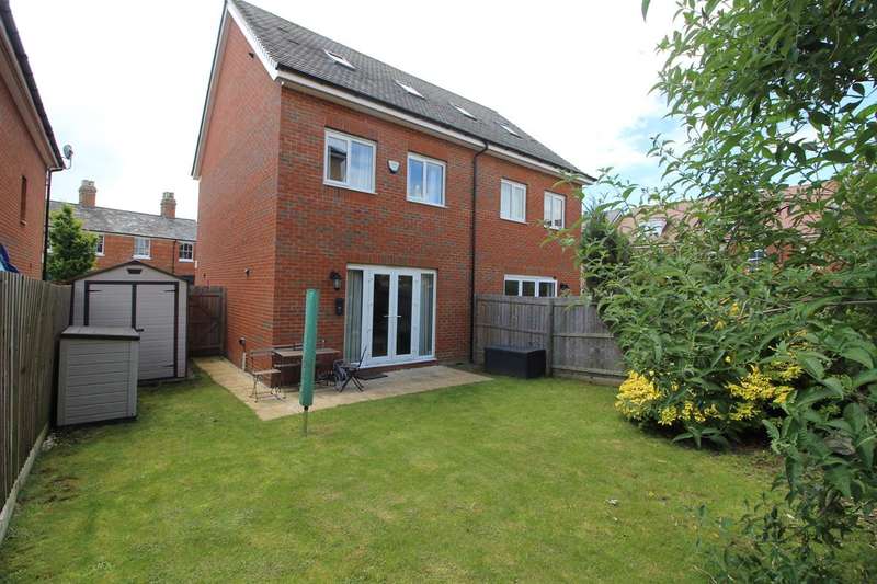 Property for Sale in Salmons Yard, Newport Pagnell, Mk16